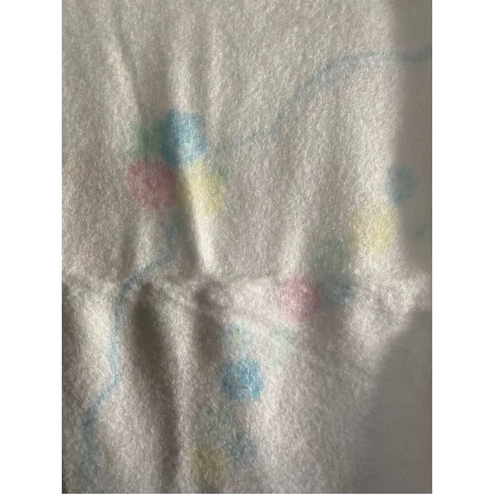 Quiltex NWOT vintage white floral, print satin trim, blanket ￼￼